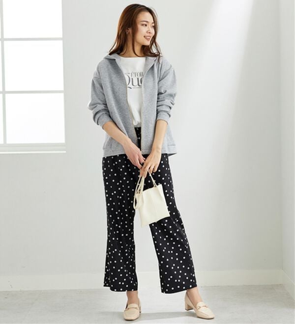 BELLUNA（ベルーナ）の「【快適Ｌａｂ．】とろみ素材裾タックパーカー（パーカー）」｜詳細画像