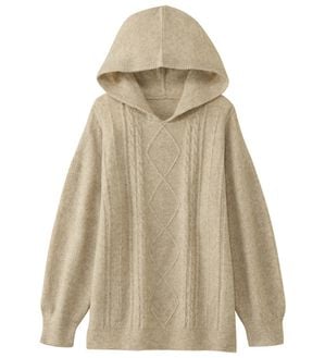 alotta（アロッタ）の「ふんわり柔らか！ケーブル柄ニットパーカー（パーカー）」｜ベージュ