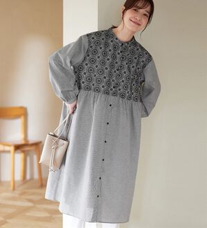 Viola e Viola（ヴィオラ エ ヴィオラ）の「パッと華やぐ繊細刺しゅうの大人シャツワンピース（シャツワンピース）」｜ブラックピンチェック