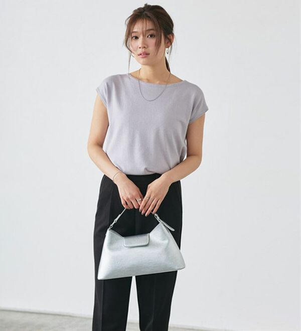 Pierrot（ピエロ）の「【選べる２ネック】シルクタッチフレンチスリーブニット（ニット・セーター）」｜詳細画像