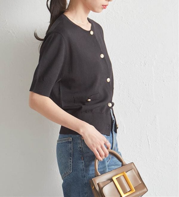 RANAN（ラナン）の「ゴールド調ボタン5分袖ニットカーデ（ニットカーディガン）」｜詳細画像