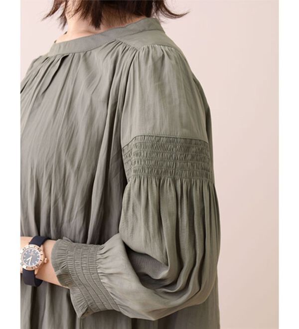 BELLUNA（ベルーナ）の「ビンテージサテンシャーリング使いブラウス（ブラウス）」｜詳細画像