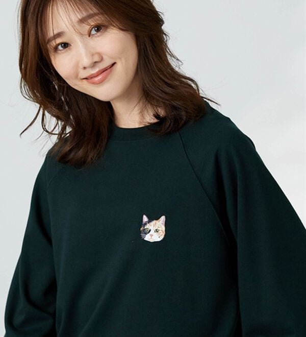 BELLUNA（ベルーナ）の「ワンポイントネコ刺しゅう裏毛プルオーバー（カットソー）」｜詳細画像