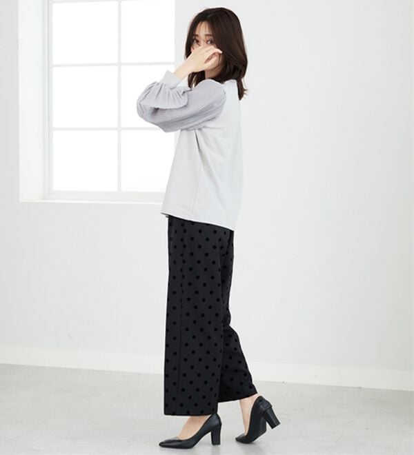 BELLUNA（ベルーナ）の「ビジュー使い袖プリーツプルオーバー（ブラウス）」｜詳細画像