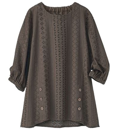 BELLUNA（ベルーナ）の「ボタンデザインオーバーレースブラウス（ブラウス）」