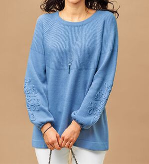 BELLUNA（ベルーナ）の「コード刺しゅうニットプルオーバー（ニット・セーター）」｜サックス