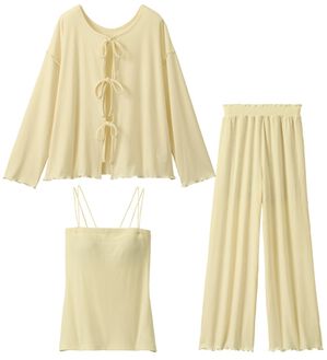 YU'NOW（ユナウ）の「＜リボンカーデ&times;ロングパンツ＞ぷるるん谷間のルームウェア３点セット（パジャマ・ルームウェア）」｜クリーム