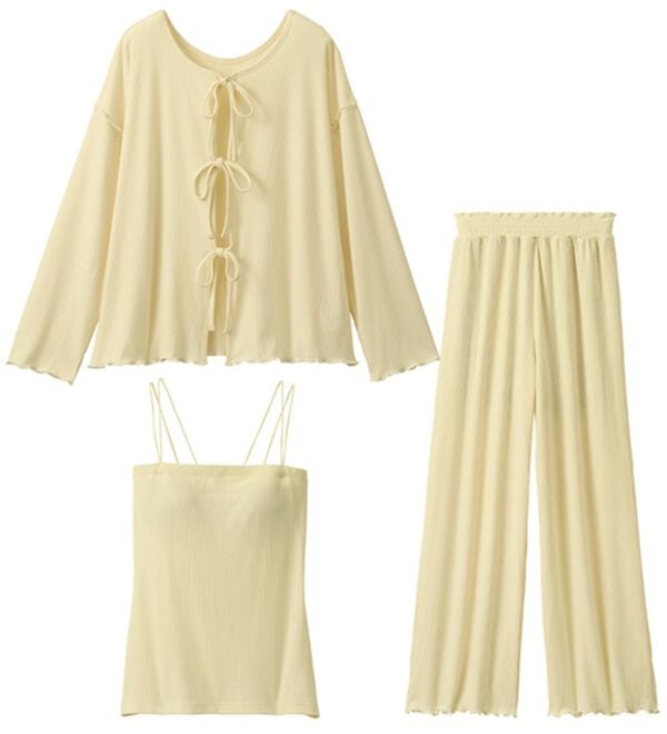 YU'NOW（ユナウ）の「＜リボンカーデ&times;ロングパンツ＞ぷるるん谷間のルームウェア３点セット（パジャマ・ルームウェア）」｜クリーム
