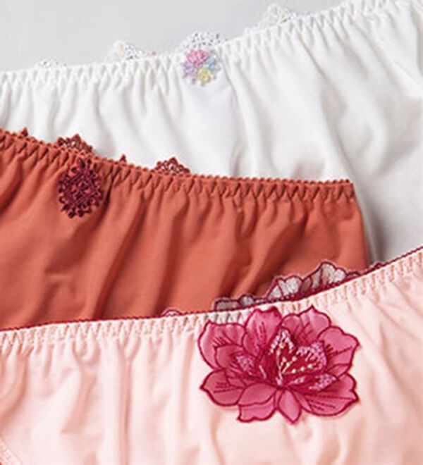 LAVIENNE（ラヴィエンヌ）の「【ラヴィモア】気分も上がるご褒美レースブラ・ショーツ（ブラジャー）」｜詳細画像