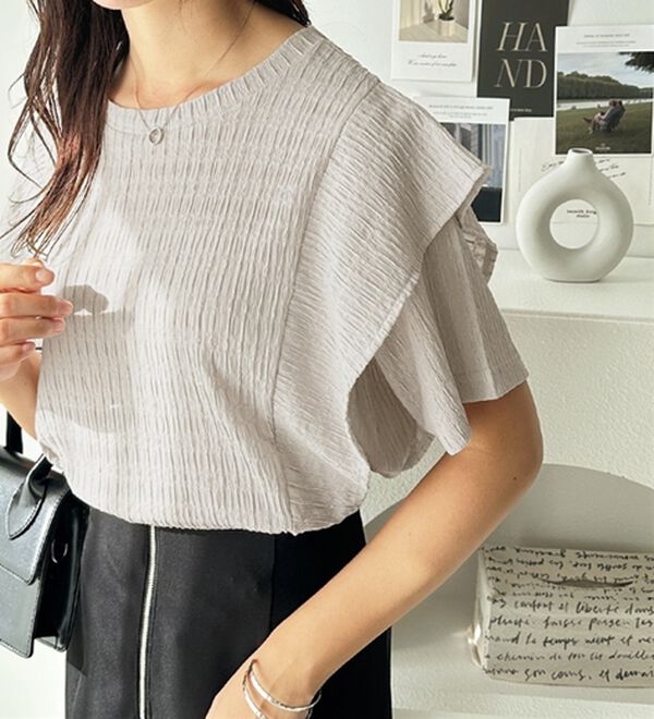 GeeRA（ジーラ）の「ラッフルショルダー表面感カットソー（カットソー）」｜詳細画像