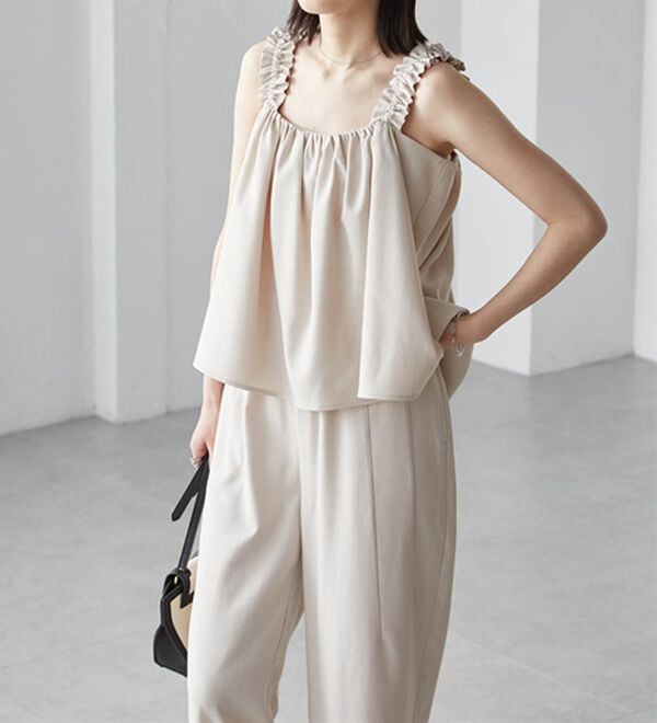 RANAN（ラナン）の「フリルデザインキャミセットアップ（ワイドパンツ・ガウチョ）」｜詳細画像