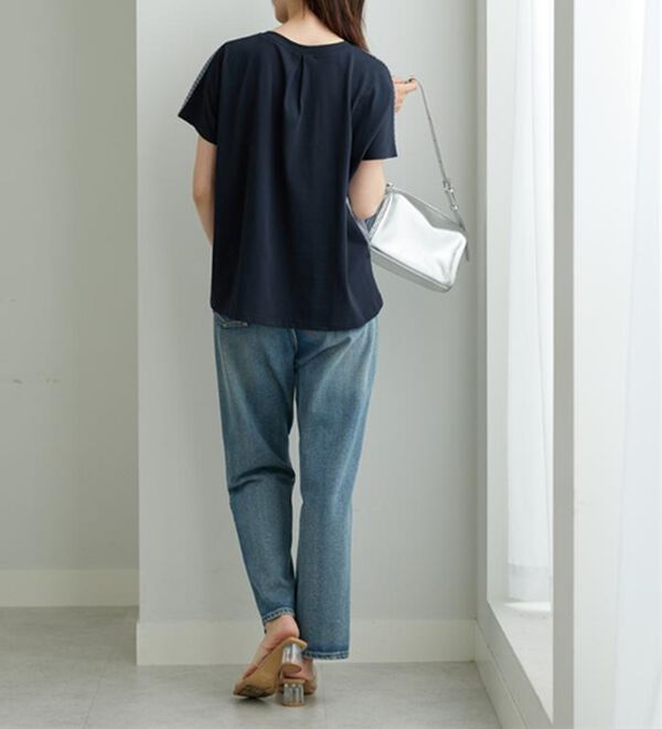 BELLUNA（ベルーナ）の「【ひんやり接触冷感】シャーリング使い異素材切替プルオーバー（カットソー）」｜詳細画像