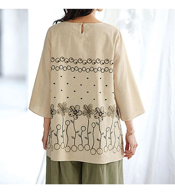 BELLUNA（ベルーナ）の「綿麻素材刺しゅう使いブラウス（ブラウス）」｜詳細画像