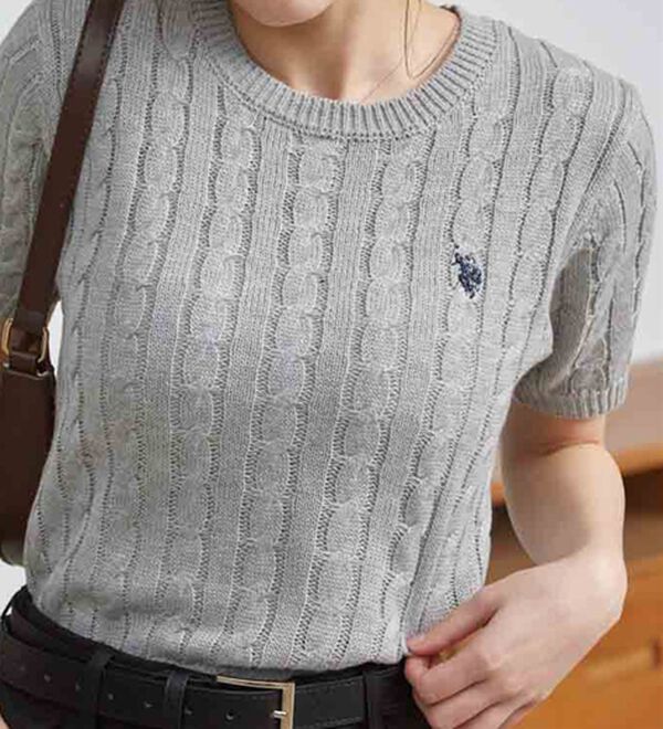 RANAN（ラナン）の「＜Ｕ．Ｓ．ＰＯＬＯ　ＡＳＳＮ．＞ワンポイント半袖ケーブルニット（ニット・セーター）」｜グレー