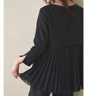 RANAN（ラナン）の「楽ちんキレイ見え！バックプリーツセットアップ（ブラウススーツ）」｜ブラック