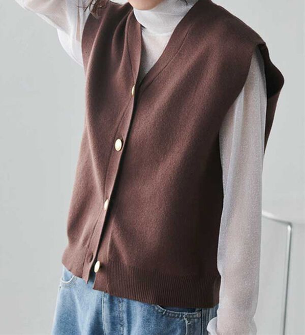 RANAN（ラナン）の「【ムースタッチ】洗える！ゴールド調ボタンニットベスト（ベスト）」｜詳細画像