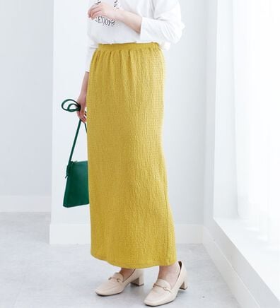 BELLUNA（ベルーナ）の「シャーリング素材ペンシルスカート（ロングスカート）」