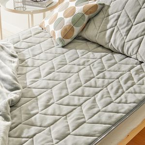 iellio（イエリオ）の「あったかフランネル敷きパッド＜吸湿発熱・抗菌防臭＞（敷パッド）」｜グレー