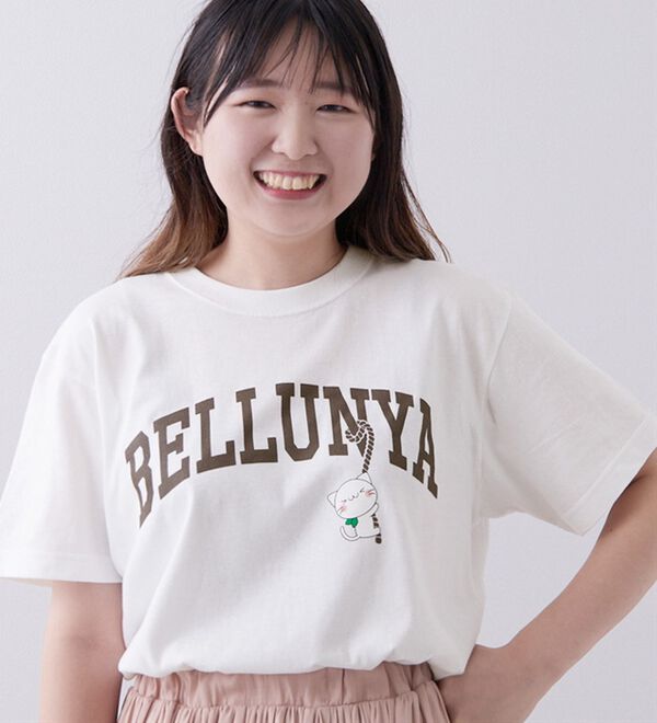 べるーにゃカレッジ風ロゴTシャツ - ベルーナ【公式】