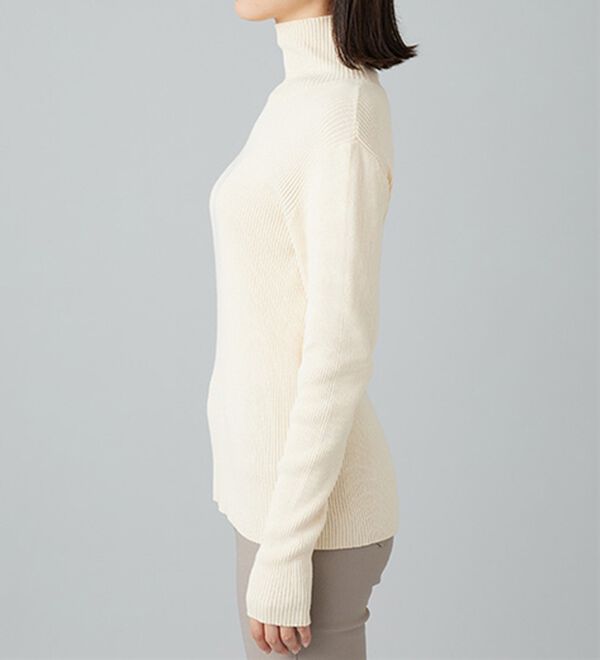 BELLUNA（ベルーナ）の「＜＆ｃｏｃｏｃｈｉ＞ハピネスコットン100％&times;吸湿発熱リブタートルニット（ニット・セーター）」｜詳細画像