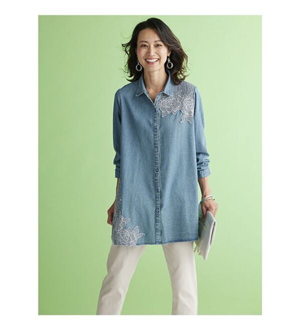 BELLUNA（ベルーナ）の「花柄レース切替デニム素材ブラウス（チュニック）」｜詳細画像