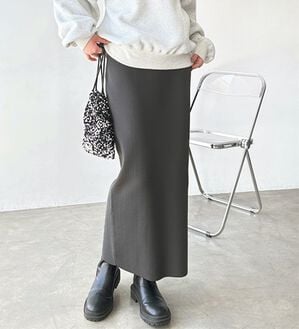 GeeRA（ジーラ）の「きれいシルエットで動きやすい！スポンディッシュニットスカート（ロングスカート）」｜チャコール