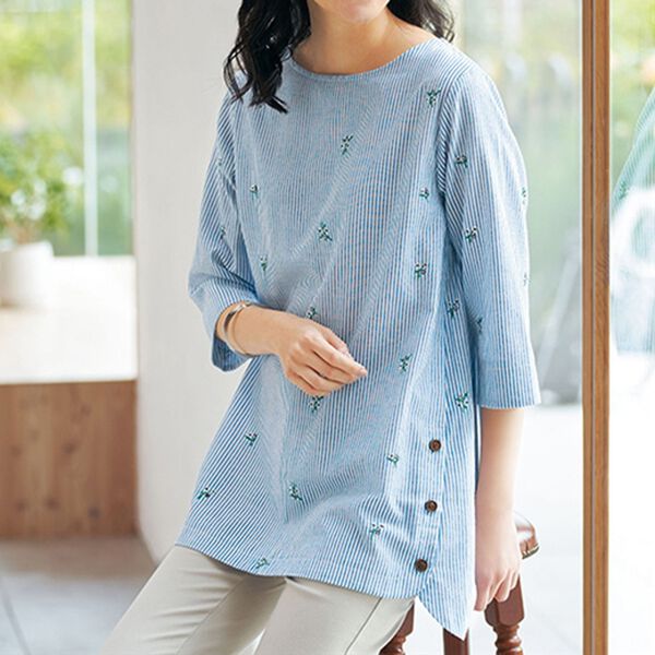 BELLUNA（ベルーナ）の「ミニ刺しゅうボタン付チュニック（チュニック）」｜詳細画像