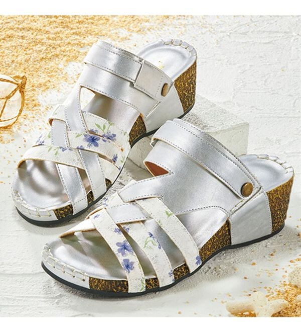 BELLUNA（ベルーナ）の「【３Ｅ／４Ｅ選べる】フットベットウェッジサンダル（サンダル・ミュール）」｜詳細画像