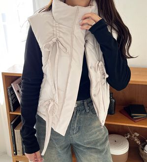 「リボンフェイクダウンベスト（ベスト）」｜アイボリー