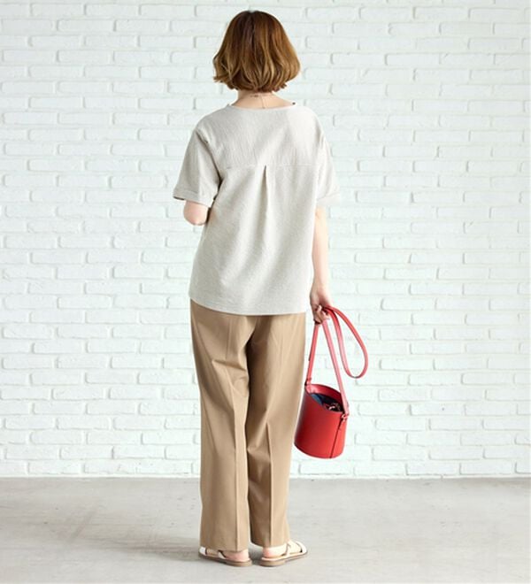 BELLUNA（ベルーナ）の「サッカー素材裾ボタンプルオーバー（カットソー）」｜詳細画像