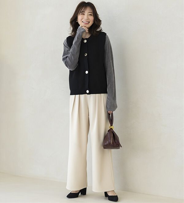 BELLUNA（ベルーナ）の「金ボタン使いニットベスト（ベスト）」｜詳細画像