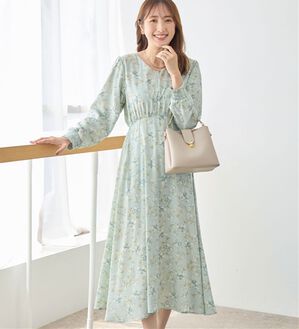 alotta（アロッタ）の「あったか裏起毛花柄ワンピース（プリントワンピース）」｜ブルー系花柄