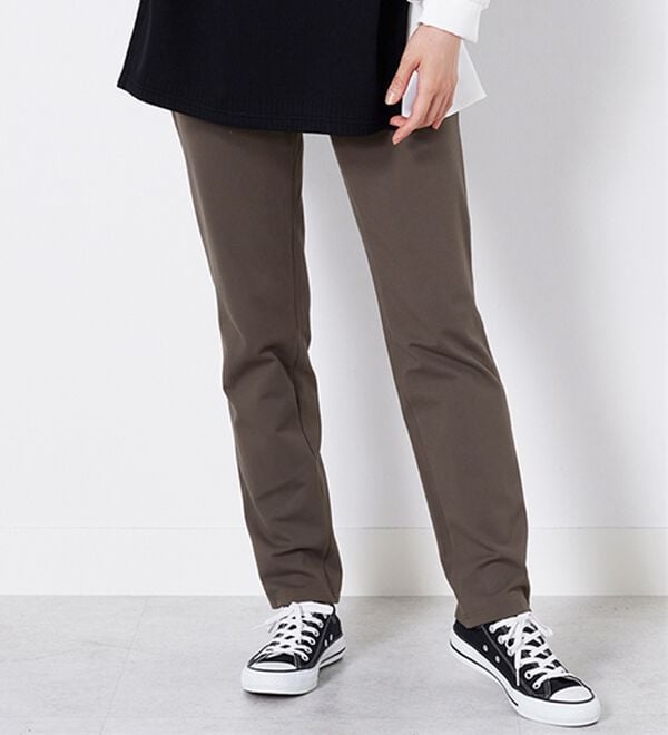 BELLUNA（ベルーナ）の「新触感！マシュマロみたいななめらかストレッチパンツ（フルレングスパンツ）」｜モカ