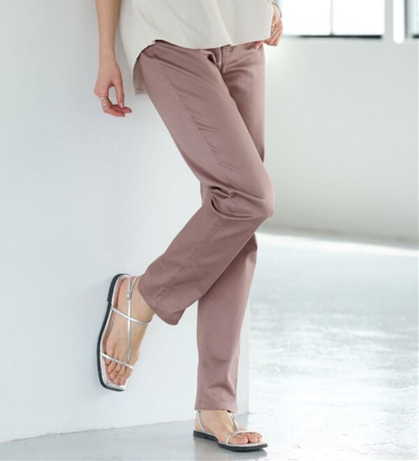 BELLUNA（ベルーナ）の「サラリ速乾！綿サテンストレッチカラーパンツ（フルレングスパンツ）」｜詳細画像