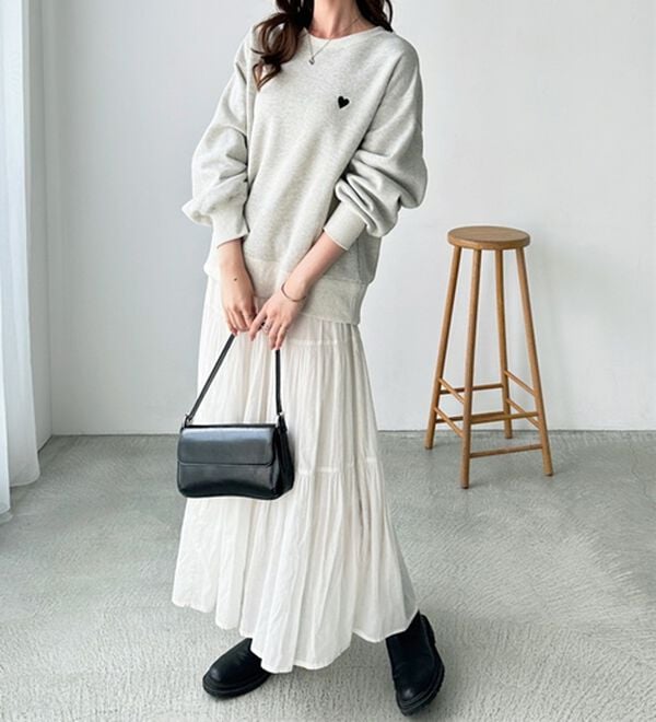 GeeRA（ジーラ）の「ロゴ＆ハート刺しゅう裏起毛スウェット（トレーナー・スウェット）」｜詳細画像