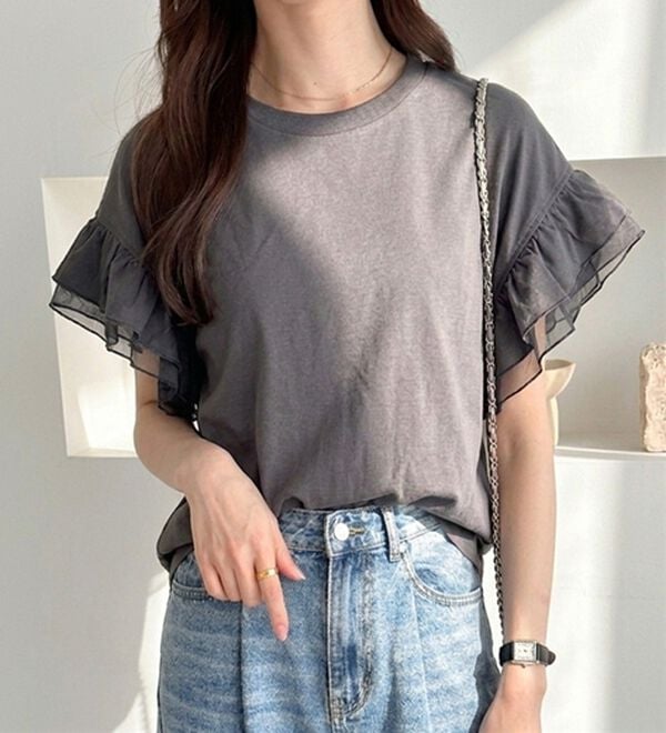 GeeRA（ジーラ）の「接触冷感袖フリルカットソー（カットソー）」｜チャコール