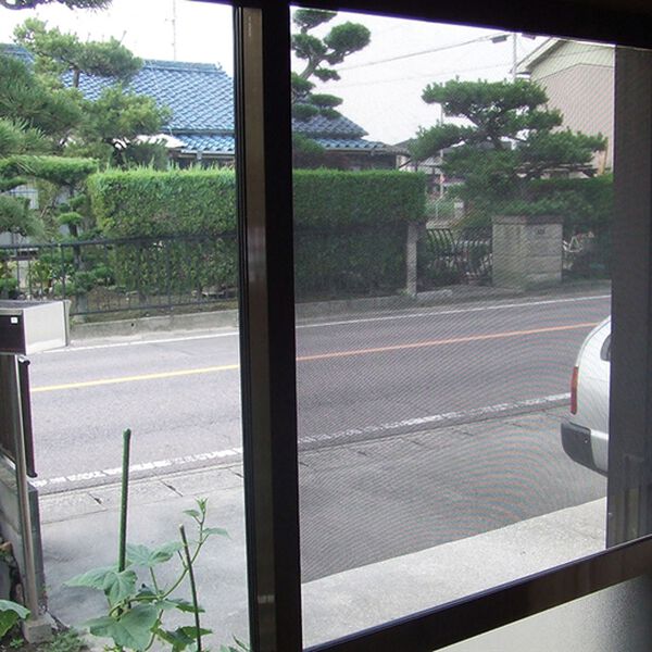 「遮光・遮熱メッシュ（両面テープ貼り）（その他日用品・趣味雑貨）」｜詳細画像