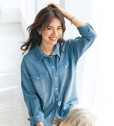 BELLUNA（ベルーナ）の「綿１００％ブラスト加工デニムシャツ（シャツ）」
