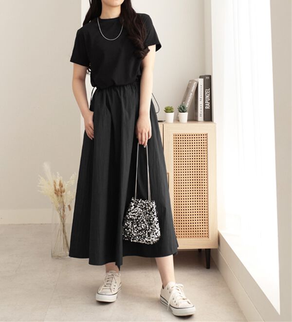 Viola e Viola（ヴィオラ エ ヴィオラ）の「【Ｍ～５Ｌ】ゆったり異素材ドッキングワンピース（ドッキングワンピース）」｜ブラック