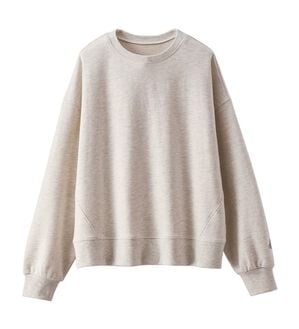 BELLUNA（ベルーナ）の「袖ワンポイント刺しゅう裏毛プルオーバー（カットソー）」｜オートミール