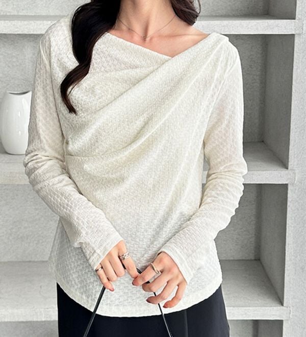 GeeRA（ジーラ）の「ジャガード素材ドレープカットソー（カットソー）」｜詳細画像