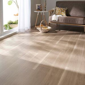 iellio（イエリオ）の「多機能クッションフロアシート＜簡単ロール式・フローリング調・防水・はっ水・日本製・抗菌・防カビ・防炎＞（カーペット）」｜詳細画像