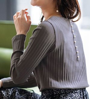 RANAN（ラナン）の「バックパール調釦リブカットソープルオーバー（カットソー）」｜グレー