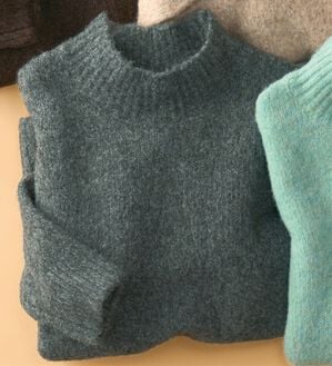 BELLUNA（ベルーナ）の「トレーナーが苦手な方に！ウール入りニットトレーナー（ニット・セーター）」｜チャコール系