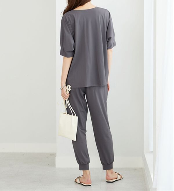 BELLUNA（ベルーナ）の「ヒンヤリ爽快！裾ギャザープルオーバー（カットソー）」｜詳細画像