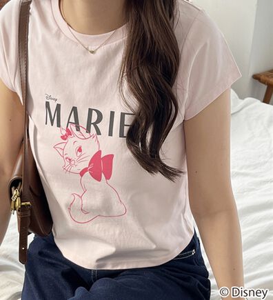 GeeRA（ジーラ）の「【Disney/ディズニー】別注〈Mickey Mouse＆Minnie Mouse〉〈Marie〉コンパクトプリントTシャツ（Tシャツ）」