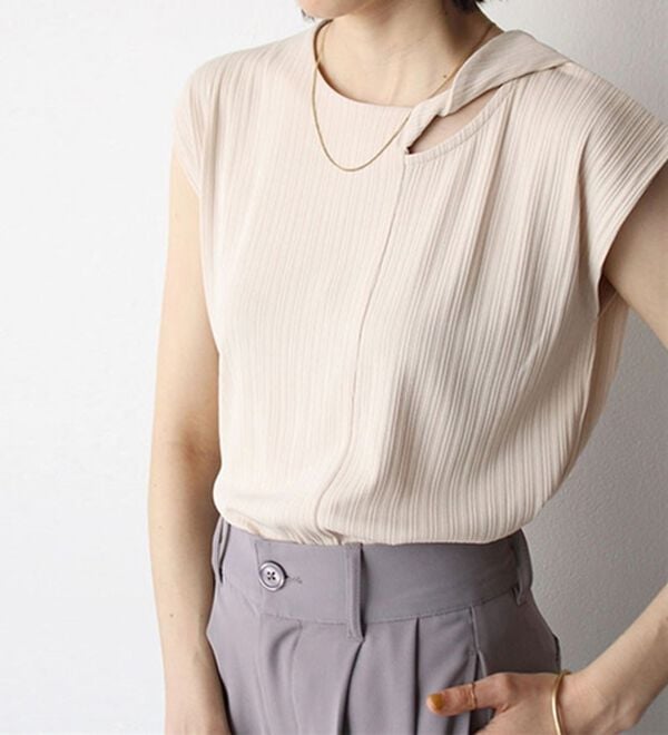 GeeRA（ジーラ）の「ツイストカットワークランダムテレコトップス（カットソー）」｜ベージュ