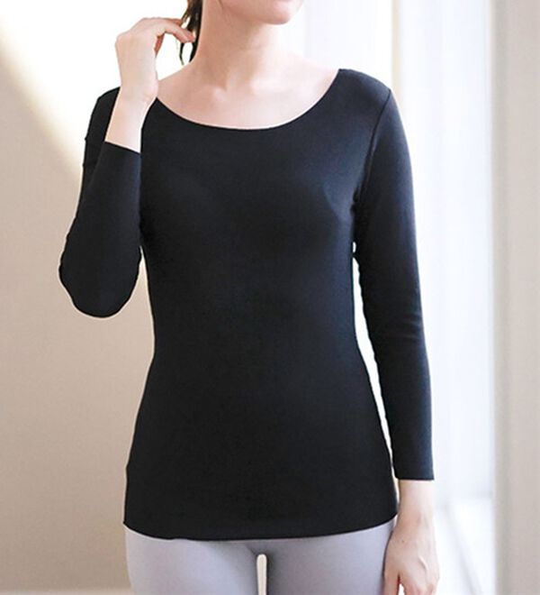 LAVIENNE（ラヴィエンヌ）の「吸湿発熱フラット仕立ての綿混２ｗａｙネックインナー（肌着・インナーウェア）」｜詳細画像