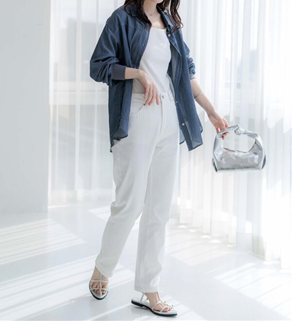 BELLUNA（ベルーナ）の「サラリ速乾！綿サテンストレッチカラーパンツ（フルレングスパンツ）」｜詳細画像