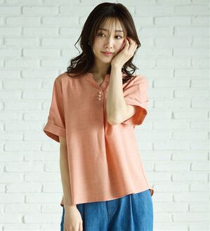 BELLUNA（ベルーナ）の「麻調合繊パール付タックデザインブラウス（ブラウス）」｜コーラル